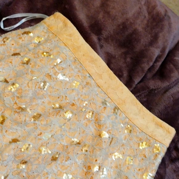 NWT 4/$20 Vero Moda peach lace & sequined short skirt-4/6 - Picture 6 of 7